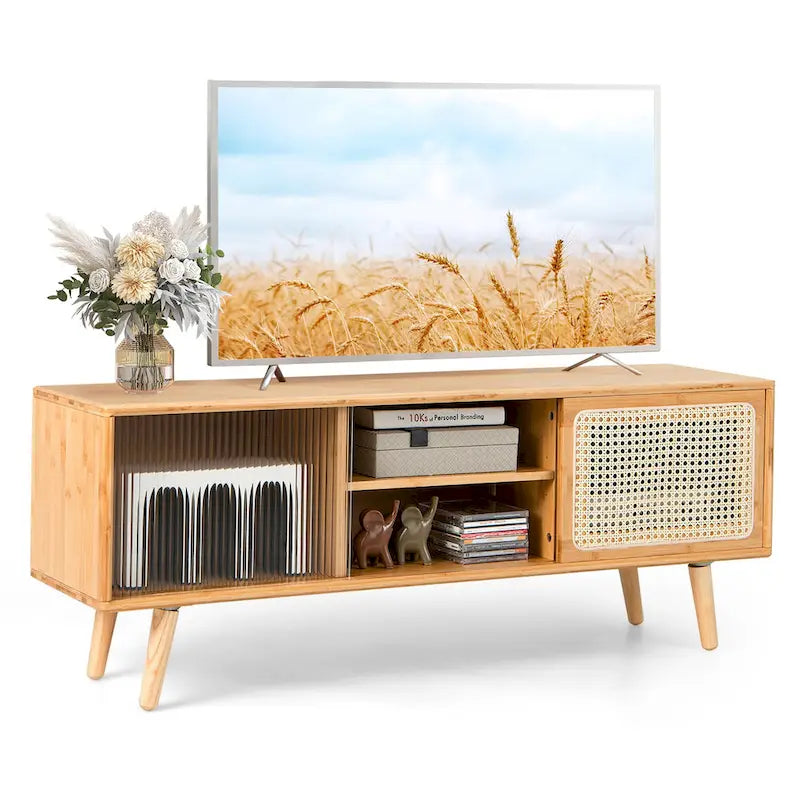 Meuble TV Mid-Century Modern avec portes coulissantes en rotin et verre trempé
