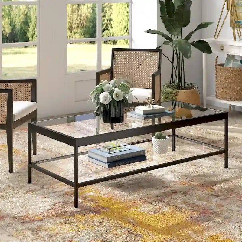 Table basse rectangulaire contemporaine de 137 cm avec plateau en verre et base en acier, étagère inférieure pour rangement, parfaite pour le salon