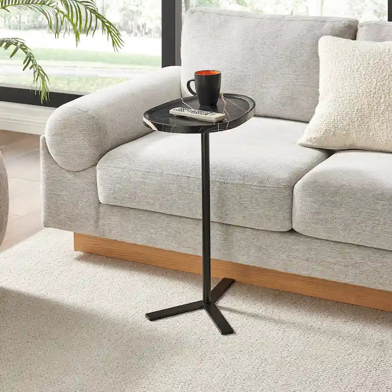 Table d'appoint ovale en forme de larme avec bord surélevé et piétement en métal en Y