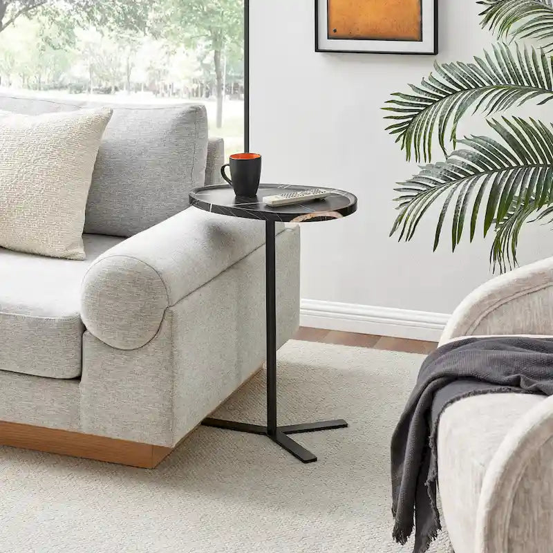 Table d'appoint ovale en forme de larme avec bord surélevé et piétement en métal en Y