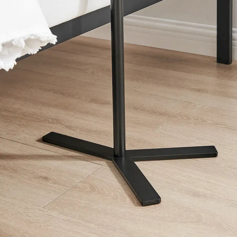 Table d'appoint ovale en forme de larme avec bord surélevé et piétement en métal en Y