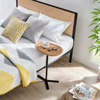 Table d'appoint ovale en forme de larme avec bord surélevé et piétement en métal en Y